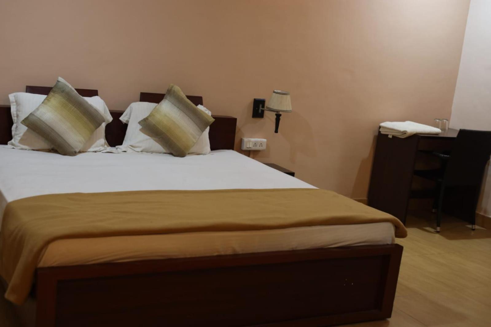 Hotel Shree Krishna Jungle Resort Khajuraho Bagian luar foto